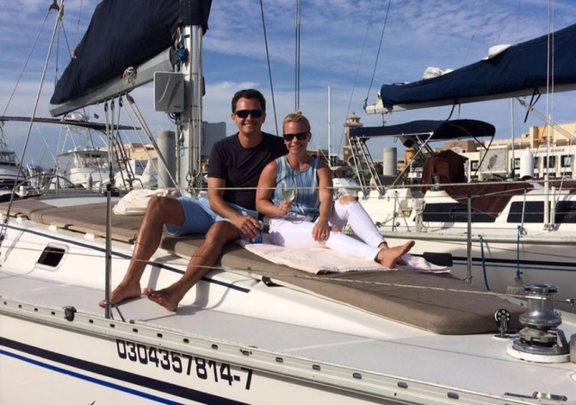 Pasajeros sentados a bordo